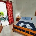 Akrata Golden House * Aigeira