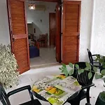 Daire Akrata Golden House *