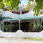 Daire Akrata Golden House