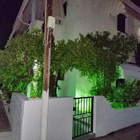 דירה Akrata Golden House *