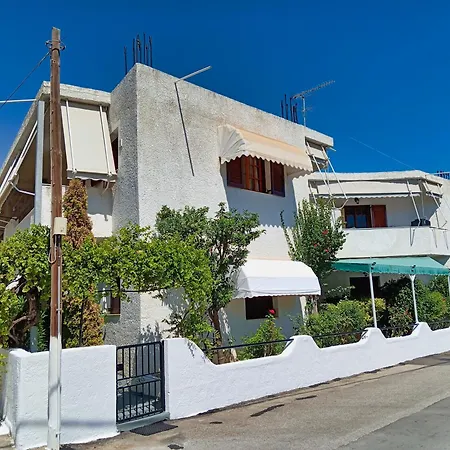 Διαμέρισμα Akrata Golden House *