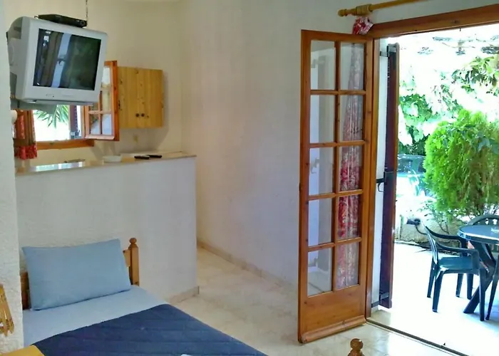 Akrata Golden House Apartamento *