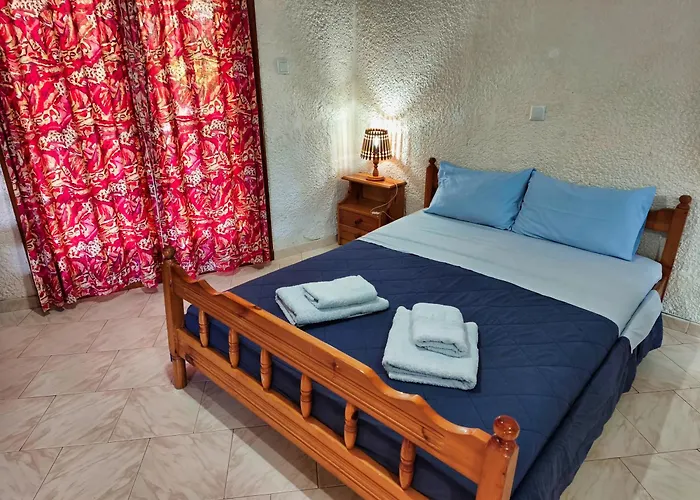 Akrata Golden House * Aigeira