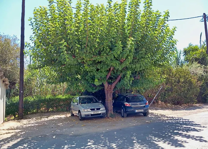 Akrata Golden House * Aigeira