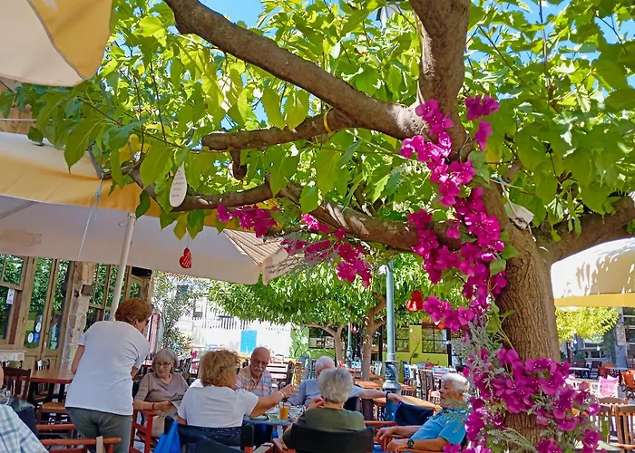 Akrata Golden House Apartamento *