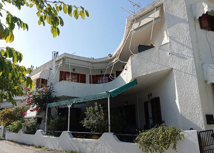 Akrata Golden House * Aigeira